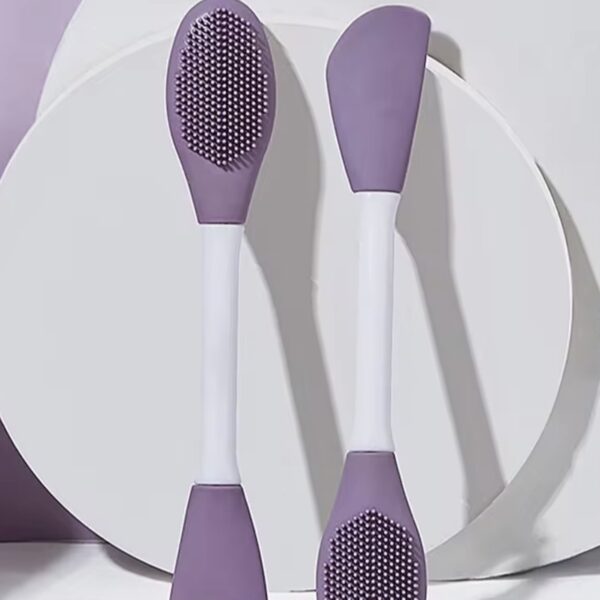 Double-Ended Silicone Lip Exfoliating Brush Purple 16.2 cm